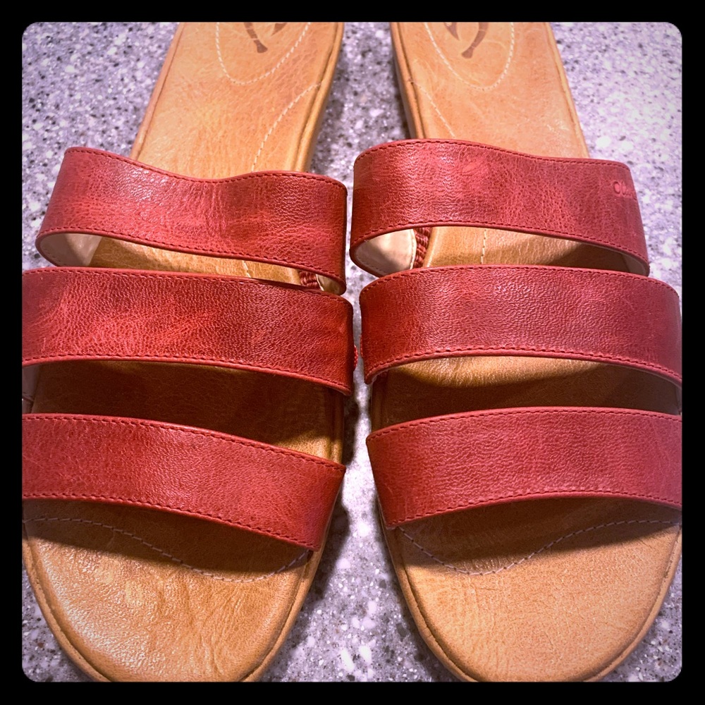 Like New OluKai